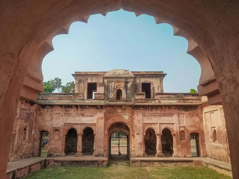 Restoration of an Archeological Site: The palace of Raja Sitaram Roy, Mohammadpur (1st Part)